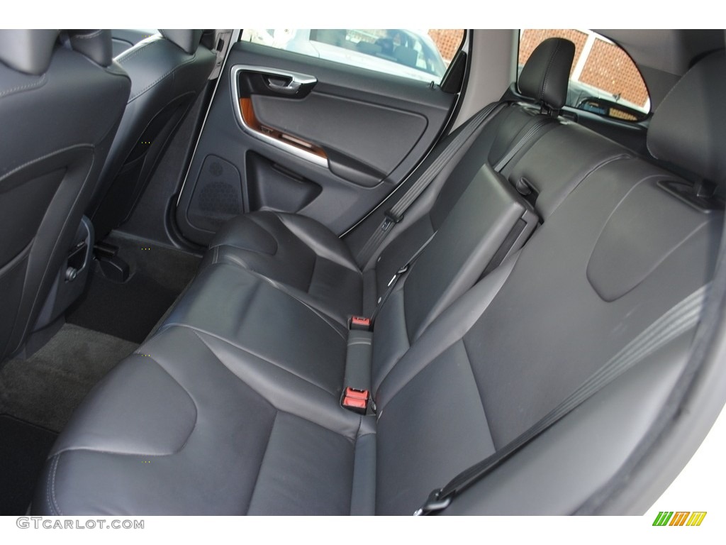 2017 Volvo XC60 T5 Inscription Rear Seat Photo #138325950