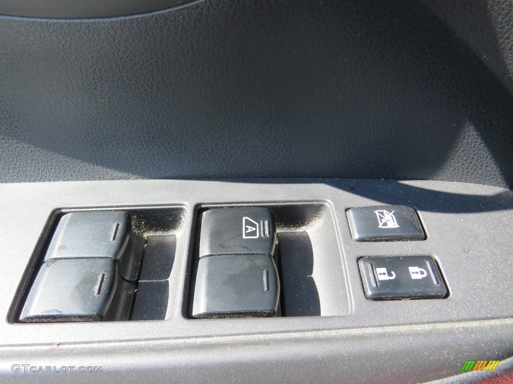 2014 Versa 1.6 SV Sedan - Red Brick / Charcoal photo #8