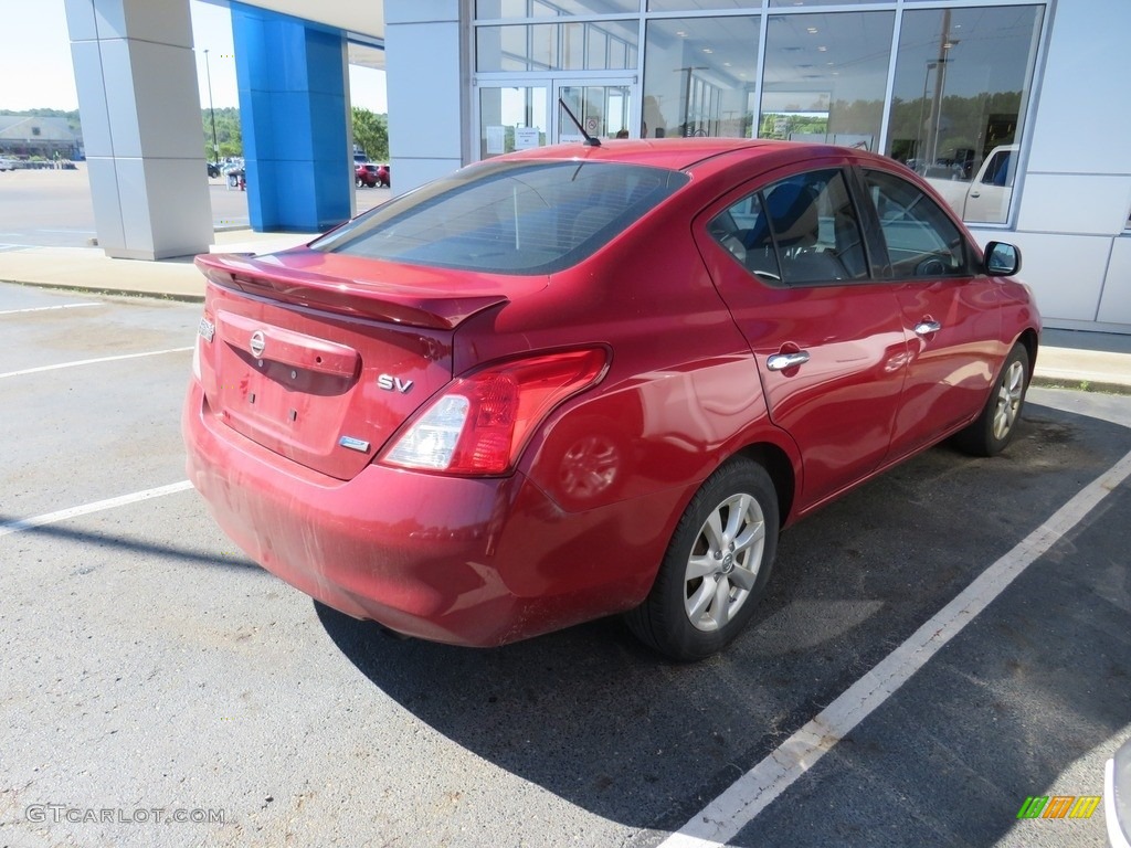 2014 Versa 1.6 SV Sedan - Red Brick / Charcoal photo #16