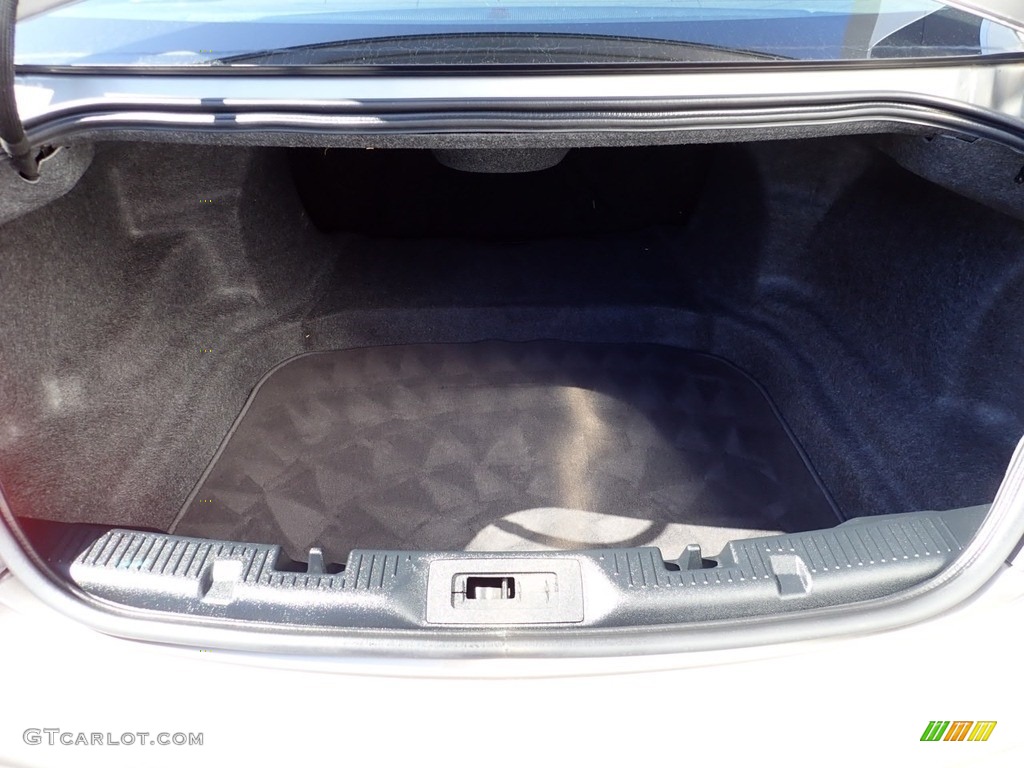 2015 Lincoln MKS AWD Trunk Photo #138328053
