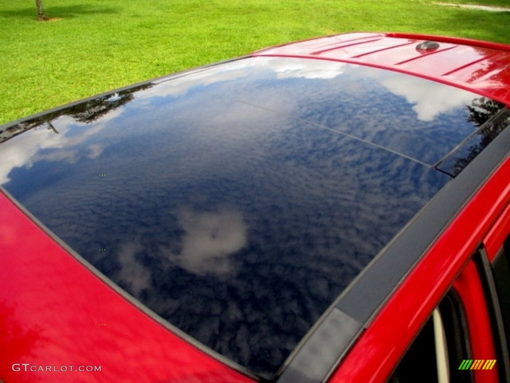 2011 Land Rover LR2 HSE Sunroof Photos