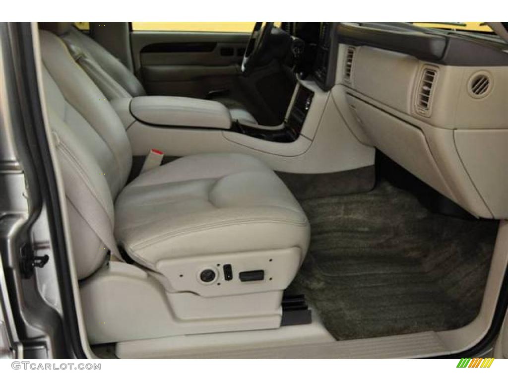 2003 Escalade AWD - Silver Sand / Shale photo #17
