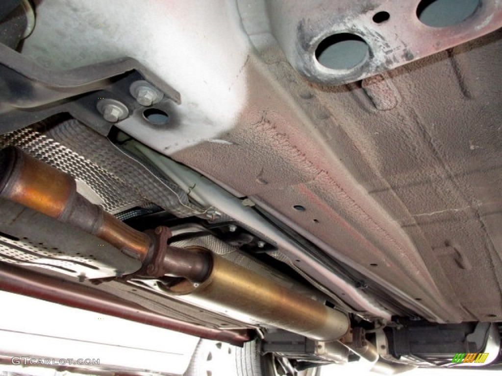 2011 Land Rover LR2 HSE Undercarriage Photo #138334788