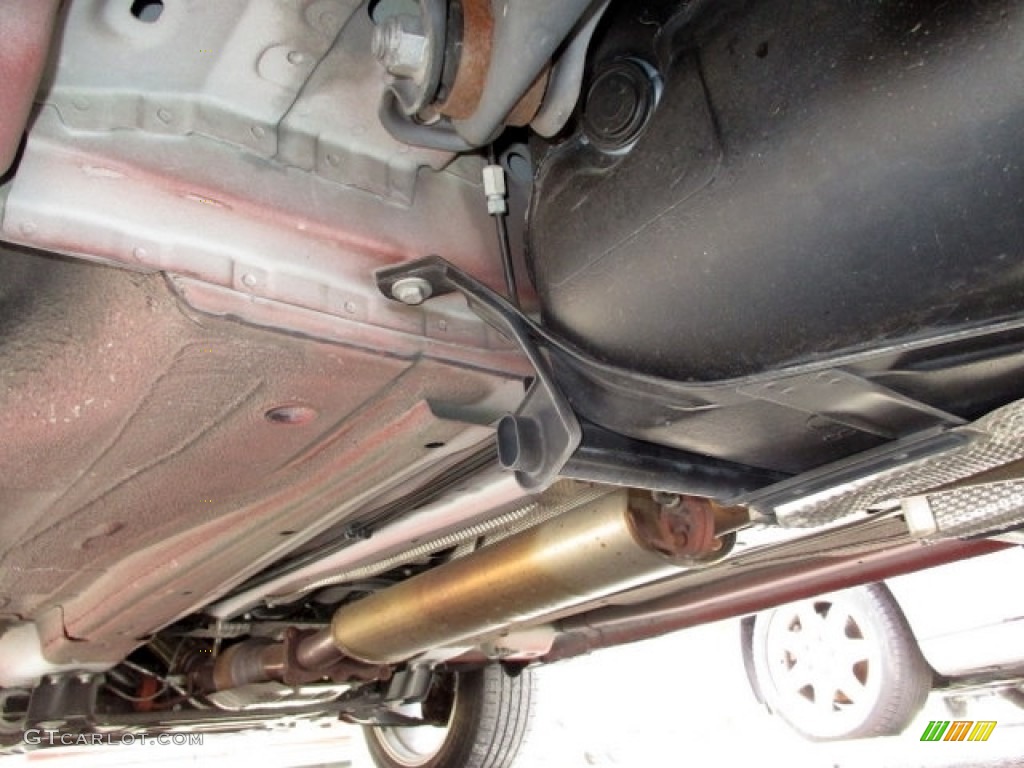 2011 Land Rover LR2 HSE Undercarriage Photo #138334820