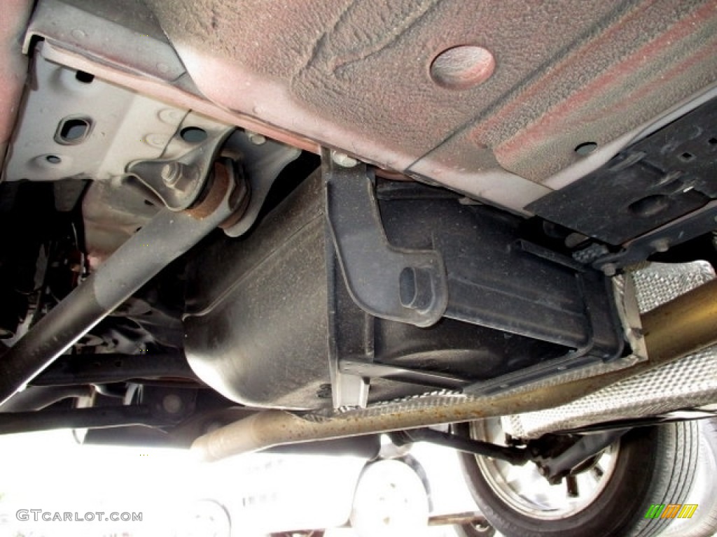 2011 Land Rover LR2 HSE Undercarriage Photo #138334874