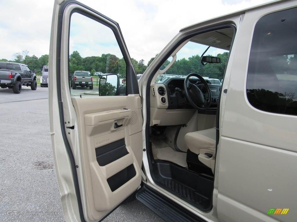 2013 E Series Van E350 XLT Extended Passenger - Pueblo Gold Metallic / Medium Pebble photo #9