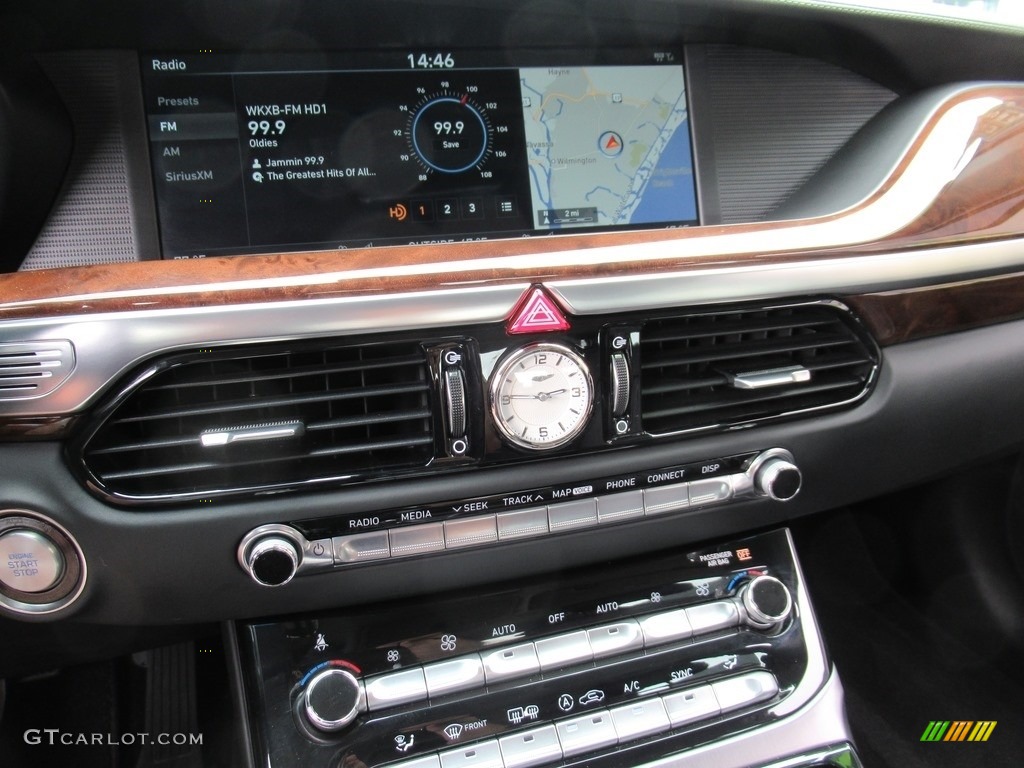 2018 Hyundai Genesis G90 5.0 AWD Controls Photos