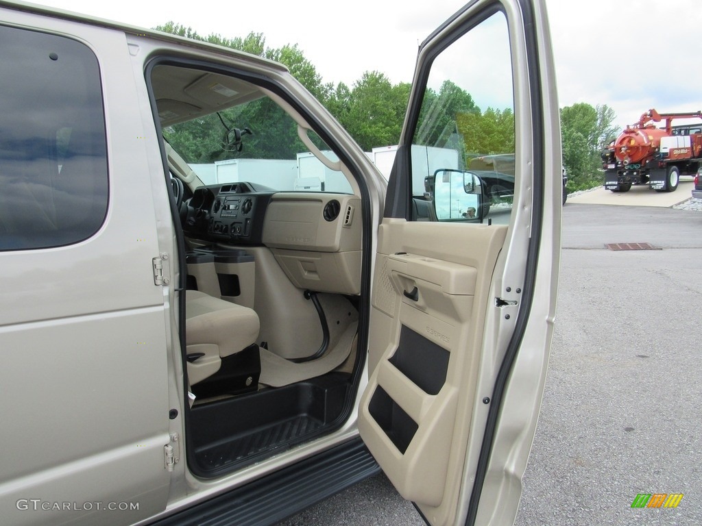 2013 E Series Van E350 XLT Extended Passenger - Pueblo Gold Metallic / Medium Pebble photo #25