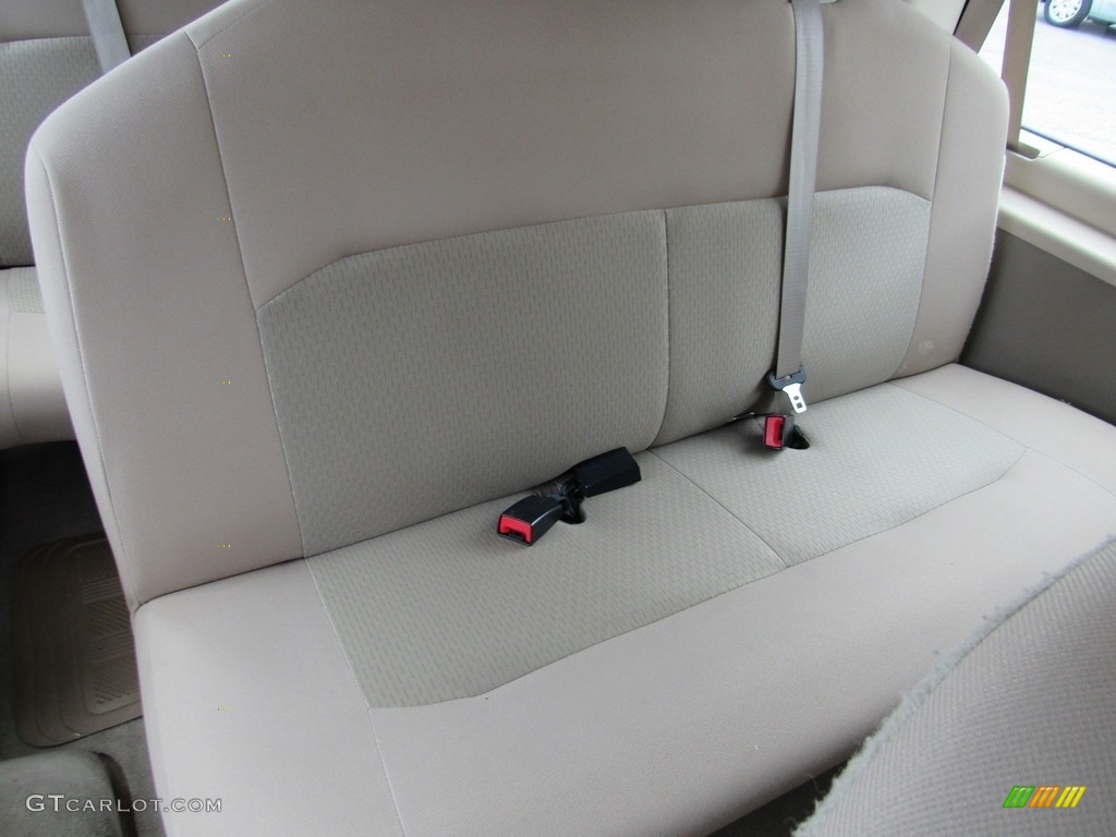 2013 E Series Van E350 XLT Extended Passenger - Pueblo Gold Metallic / Medium Pebble photo #39