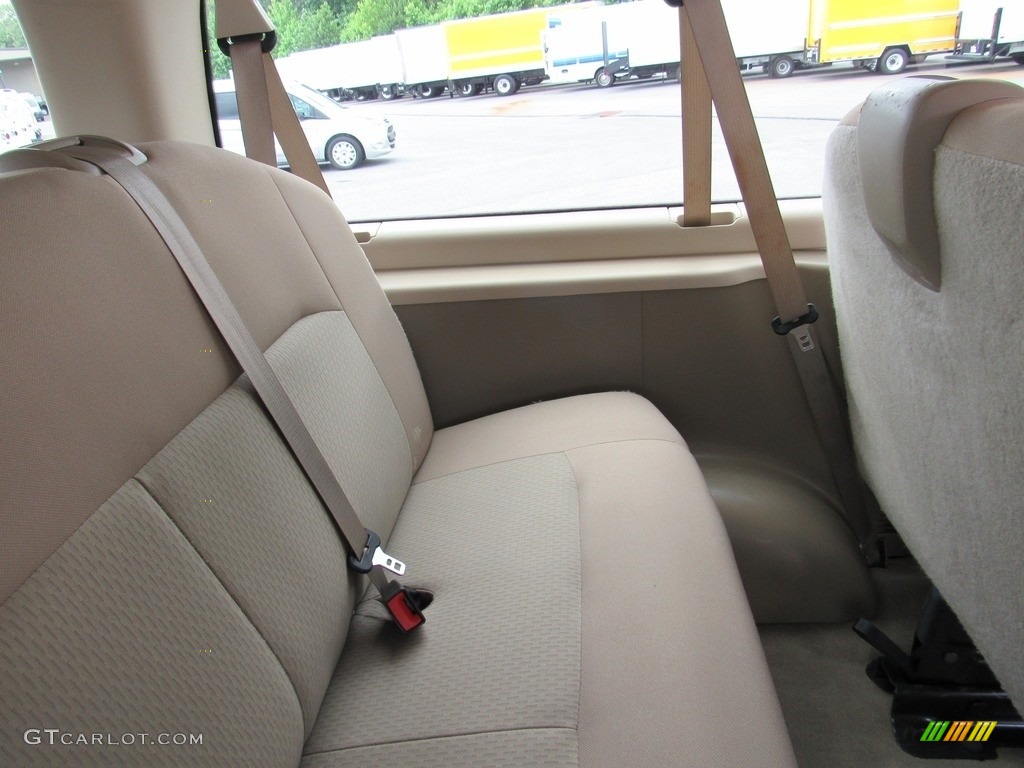 2013 E Series Van E350 XLT Extended Passenger - Pueblo Gold Metallic / Medium Pebble photo #46