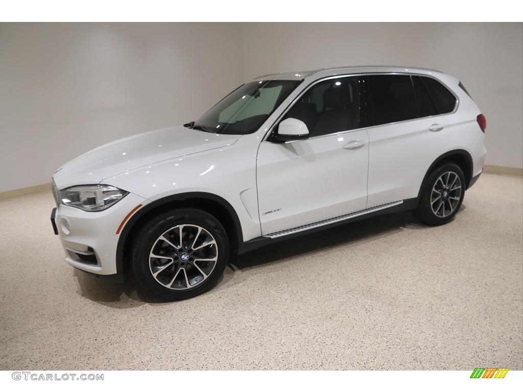 2018 X5 xDrive35i - Alpine White / Terra photo #3