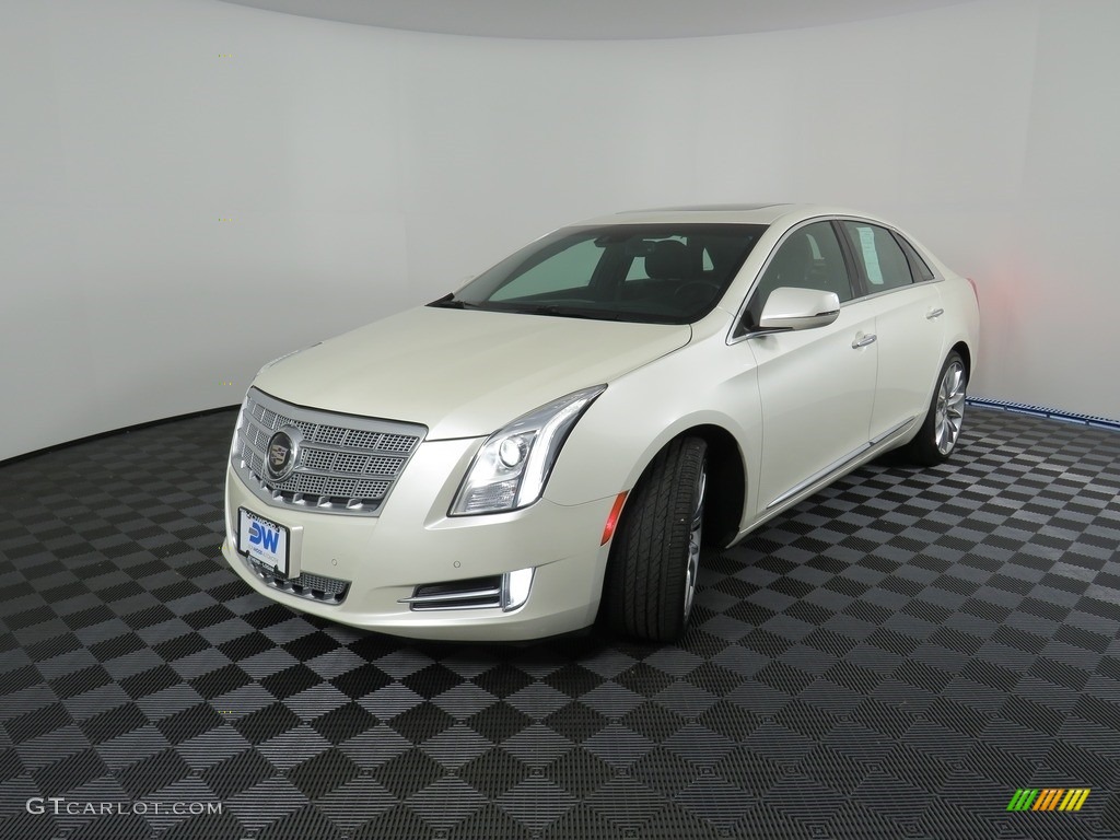 2013 XTS Platinum AWD - White Diamond Tricoat / Jet Black/Light Wheat Opus Full Leather photo #10