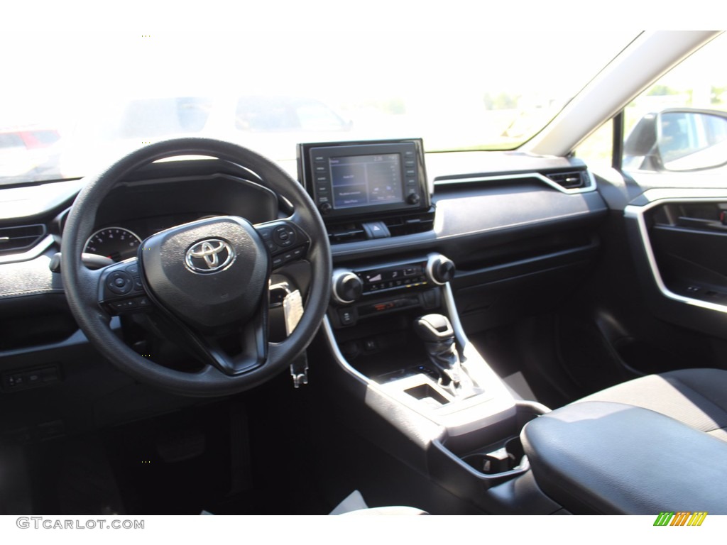 2019 RAV4 LE - Super White / Black photo #21