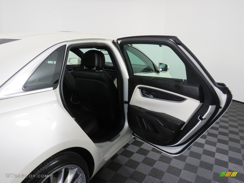 2013 XTS Platinum AWD - White Diamond Tricoat / Jet Black/Light Wheat Opus Full Leather photo #30