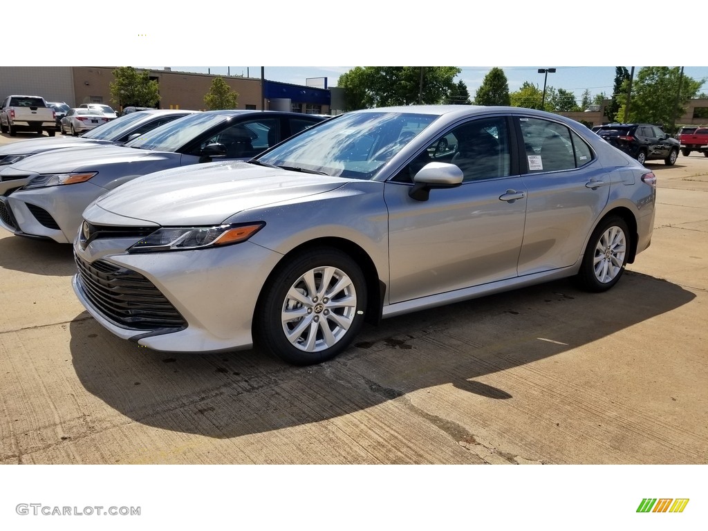 2020 Celestial Silver Metallic Toyota Camry LE AWD 138337122 Photo 4