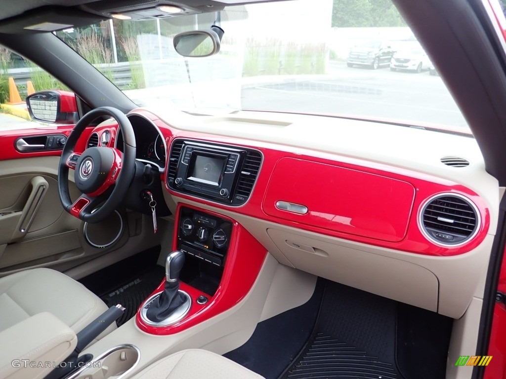 2019 Volkswagen Beetle S Black/Beige Dashboard Photo #138342000
