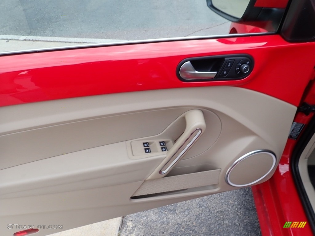 2019 Volkswagen Beetle S Door Panel Photos