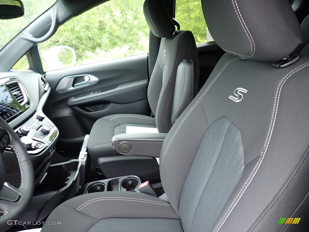2020 Chrysler Pacifica Hybrid Touring L Front Seat Photo #138345012