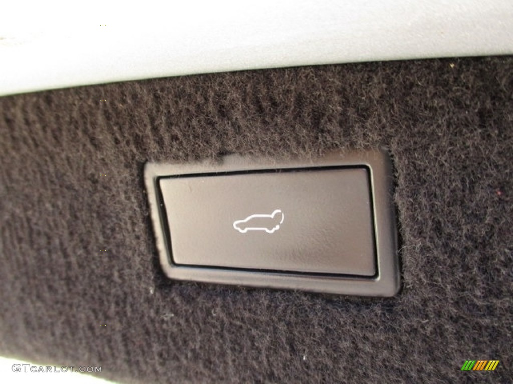 2009 Cayenne  - Crystal Silver Metallic / Black photo #46