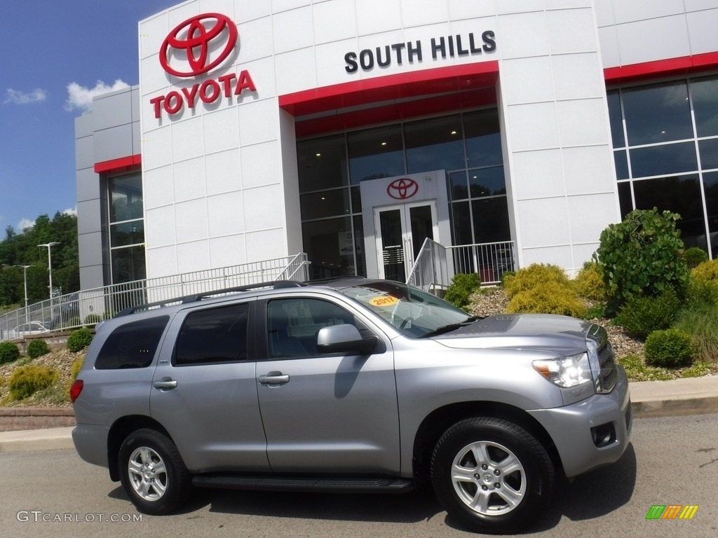 2017 Sequoia SR5 4x4 - Silver Sky Metallic / Graphite photo #2