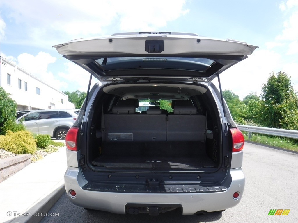 2017 Sequoia SR5 4x4 - Silver Sky Metallic / Graphite photo #30