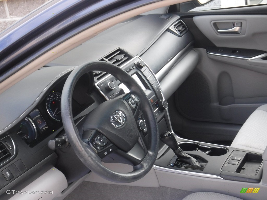2017 Camry Hybrid LE - Parisian Night Pearl / Ash photo #18