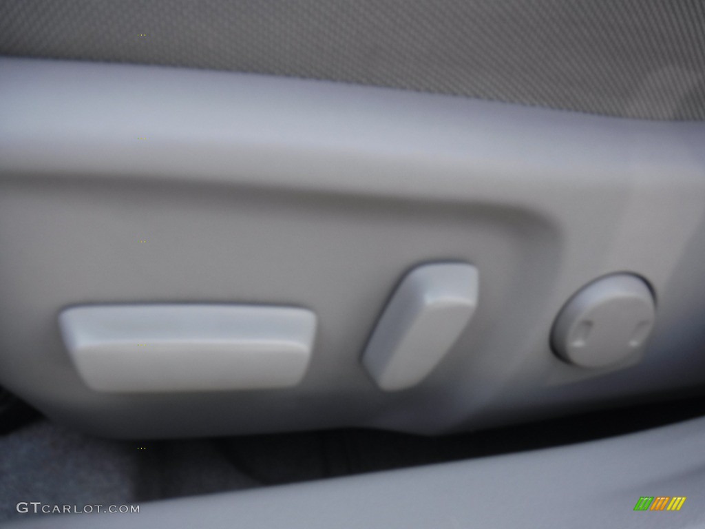 2017 Camry Hybrid LE - Parisian Night Pearl / Ash photo #20