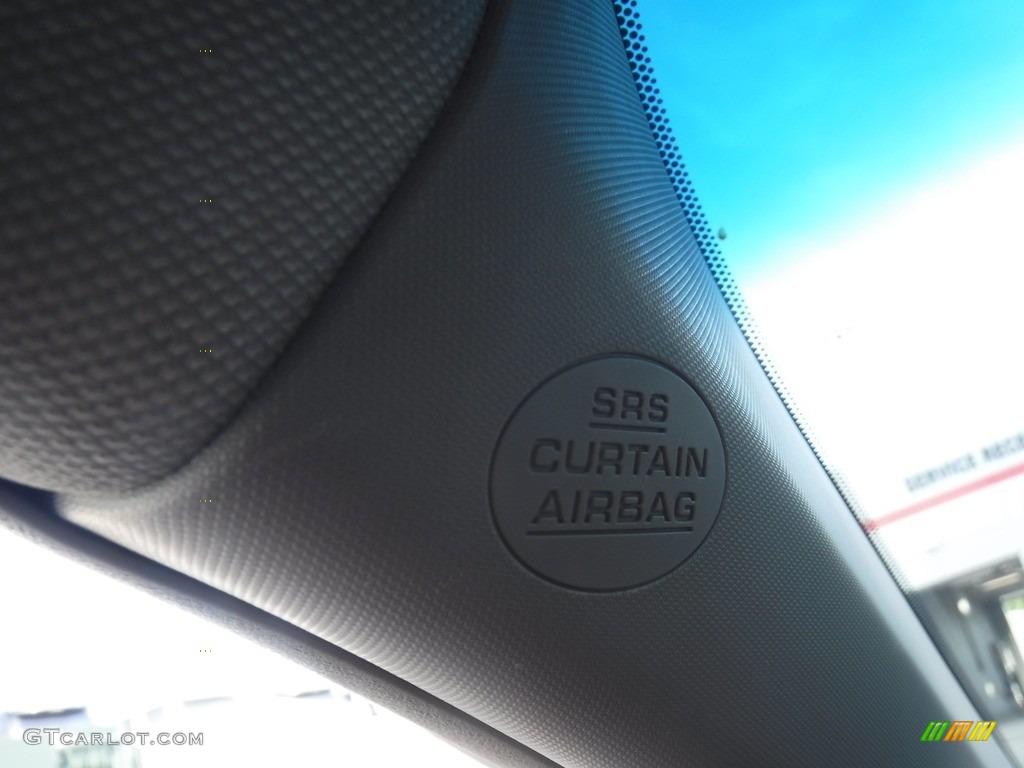 2017 Camry Hybrid LE - Parisian Night Pearl / Ash photo #23