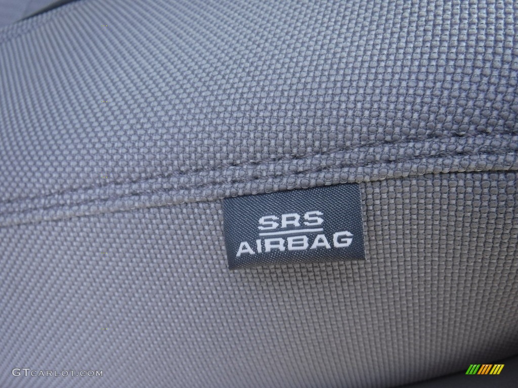 2017 Camry Hybrid LE - Parisian Night Pearl / Ash photo #25