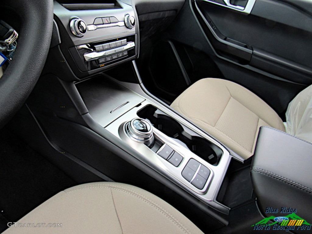 2020 Explorer RWD - Magnetic Metallic / Sandstone photo #26