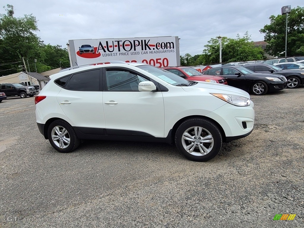 2012 Tucson GLS AWD - Cotton White / Taupe photo #3