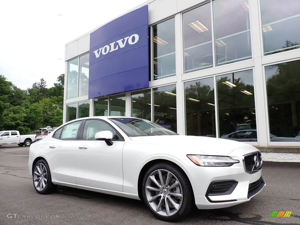 Crystal White Pearl Metallic 2020 Volvo S60 T6 AWD Momentum Exterior Photo #138376099