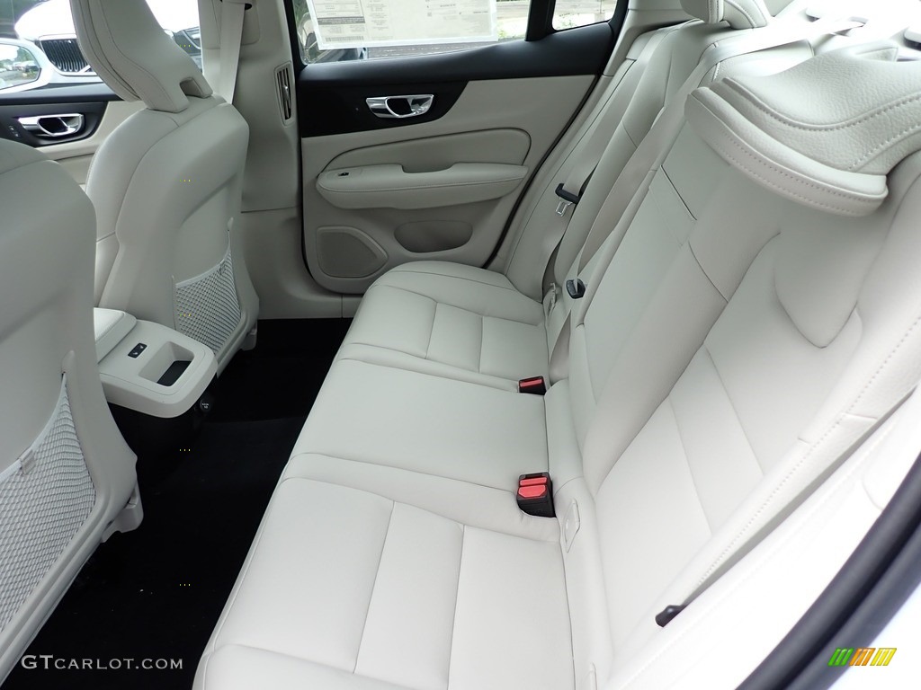 Blond Interior 2020 Volvo S60 T6 AWD Momentum Photo #138376276