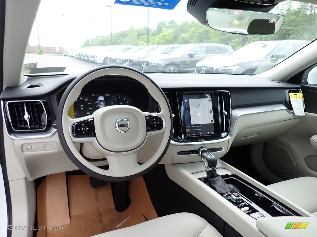 2020 Volvo S60 T6 AWD Momentum Front Seat Photo #138376305