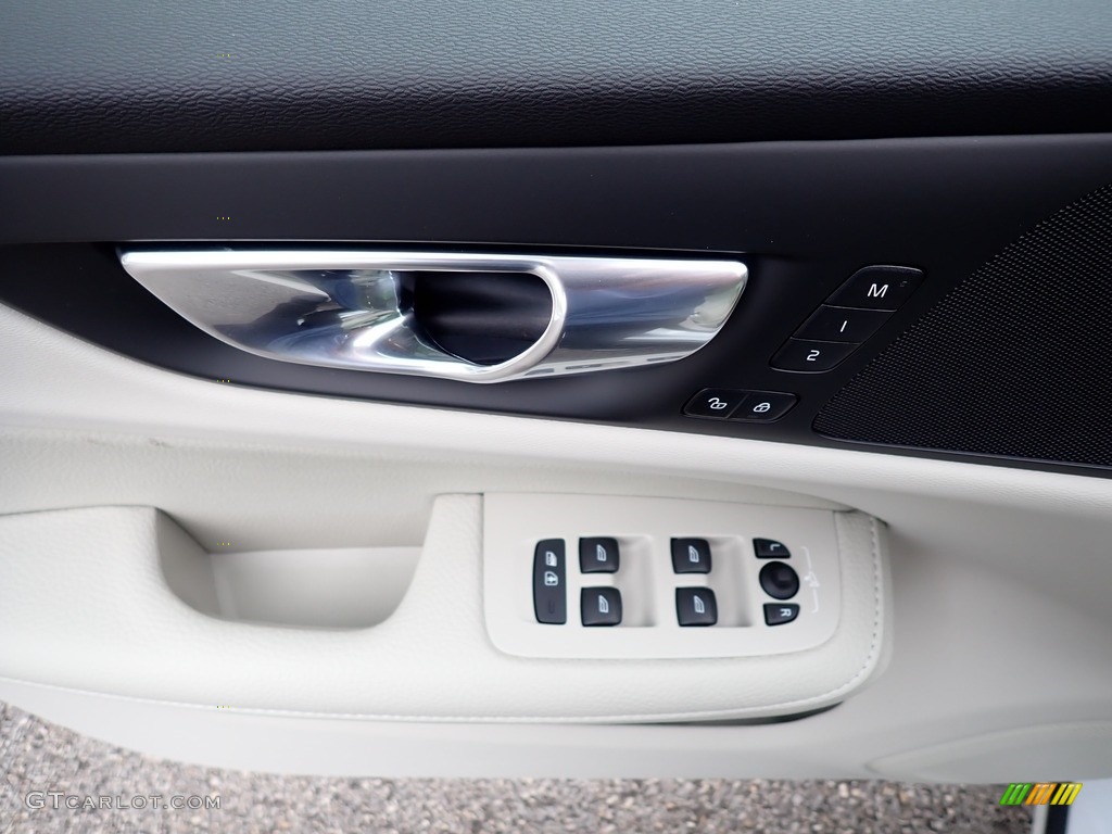 2020 Volvo S60 T6 AWD Momentum Door Panel Photos