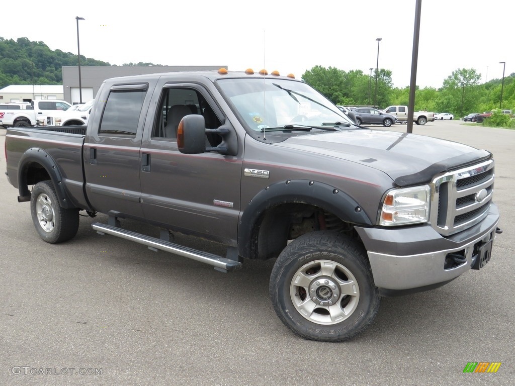 2005 F250 Super Duty XLT Crew Cab 4x4 - Dark Stone Metallic / Medium Flint photo #2