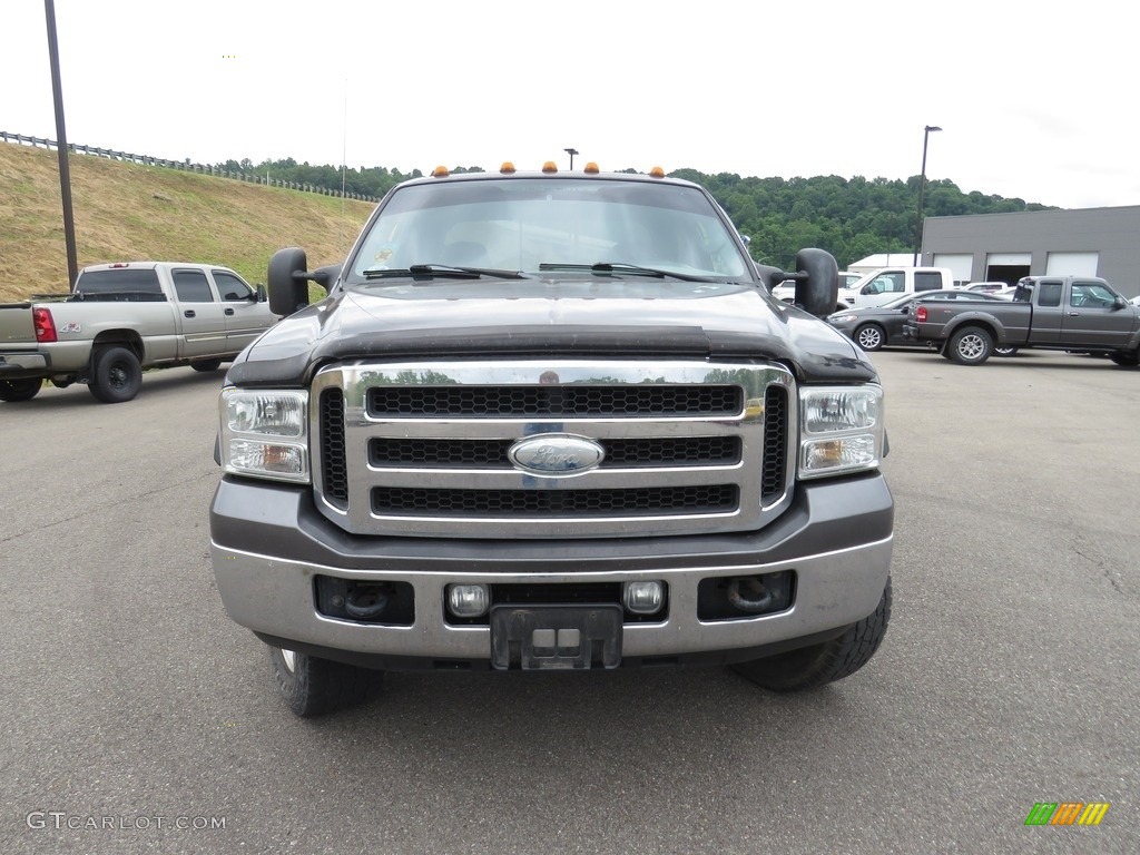 2005 F250 Super Duty XLT Crew Cab 4x4 - Dark Stone Metallic / Medium Flint photo #4
