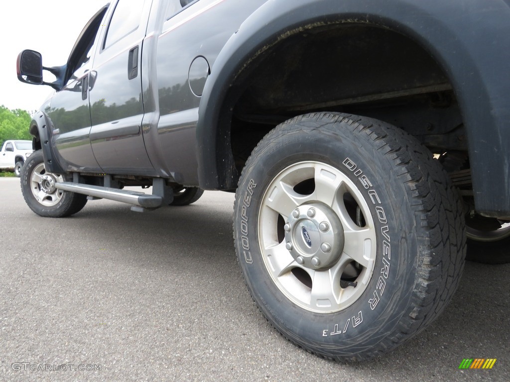 2005 F250 Super Duty XLT Crew Cab 4x4 - Dark Stone Metallic / Medium Flint photo #8