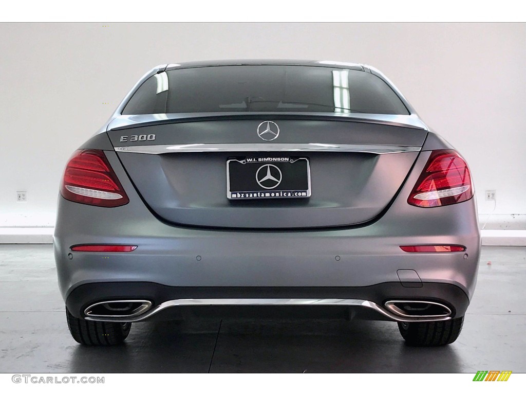2017 E 300 Sedan - designo Selenite Grey Magno (matte) / Black photo #3