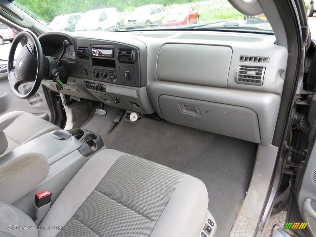 2005 F250 Super Duty XLT Crew Cab 4x4 - Dark Stone Metallic / Medium Flint photo #17