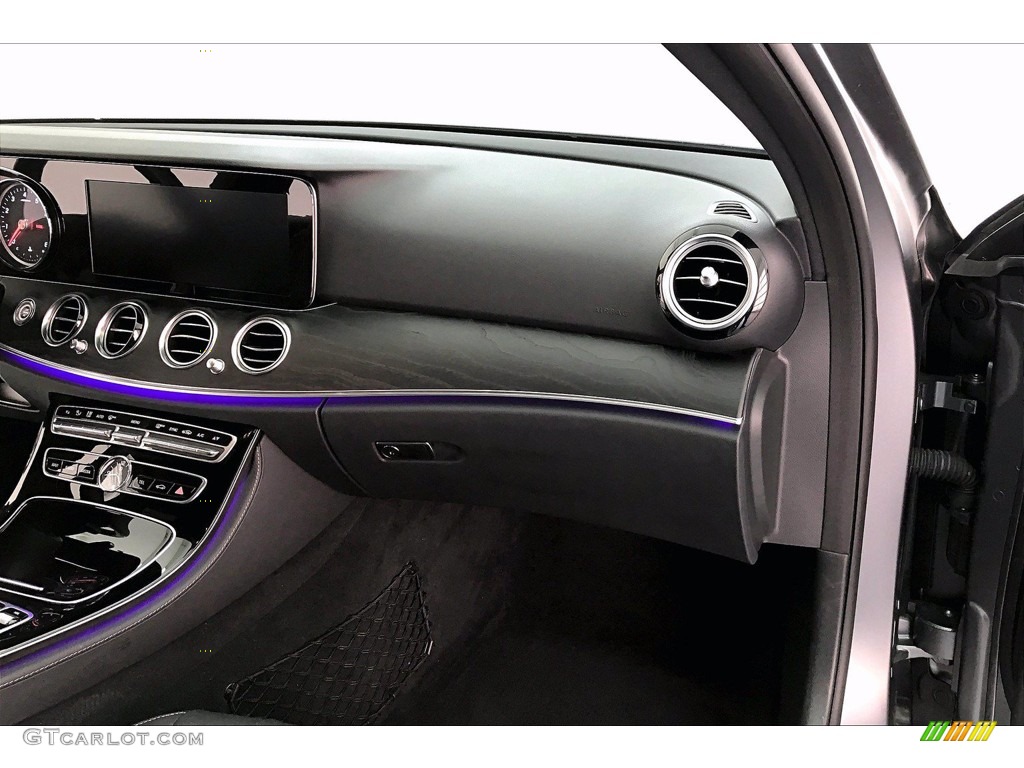 2017 E 300 Sedan - designo Selenite Grey Magno (matte) / Black photo #28