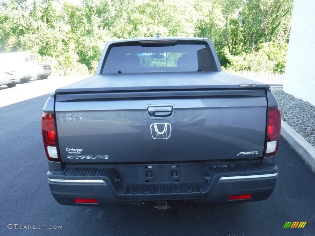 2017 Ridgeline RTL-T AWD - Modern Steel Metallic / Black photo #13