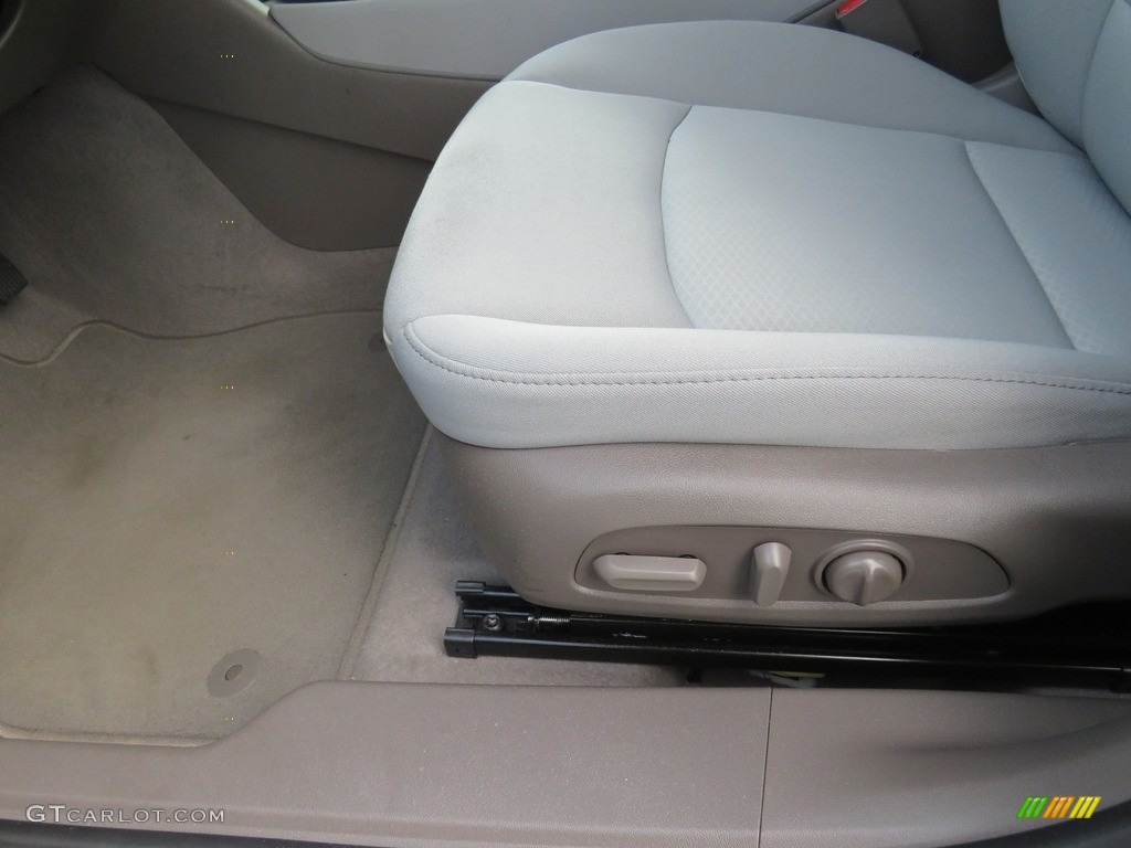 2020 Chevrolet Malibu LS Front Seat Photo #138383839