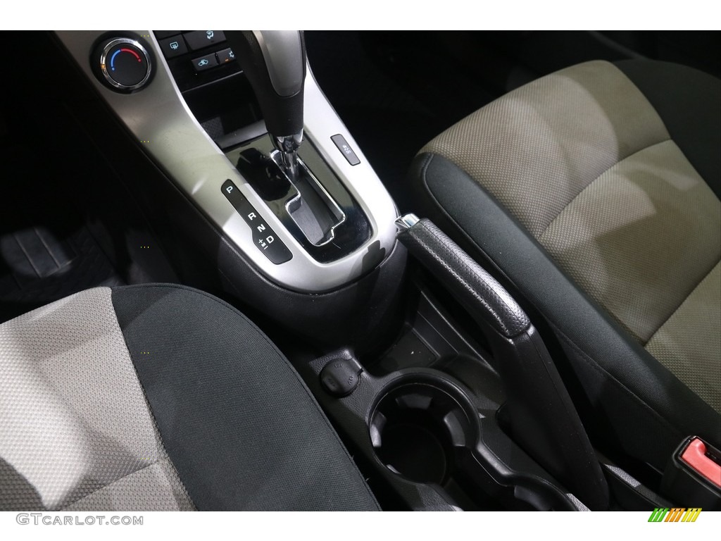 2012 Cruze LS - Gold Mist Metallic / Jet Black/Medium Titanium photo #12