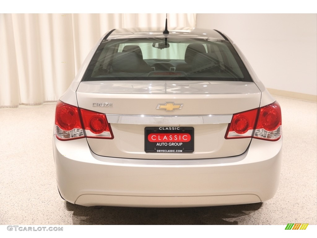 2012 Cruze LS - Gold Mist Metallic / Jet Black/Medium Titanium photo #16