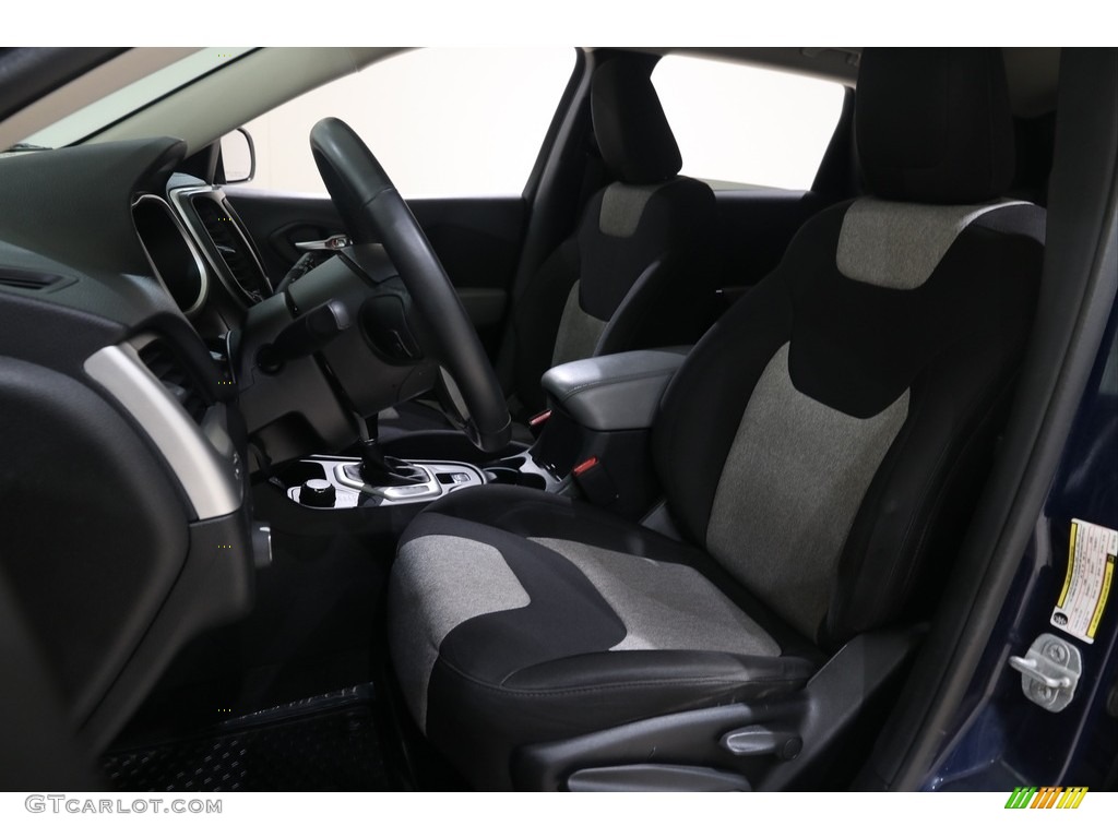 2014 Cherokee Latitude 4x4 - True Blue Pearl / Iceland - Black/Iceland Gray photo #5