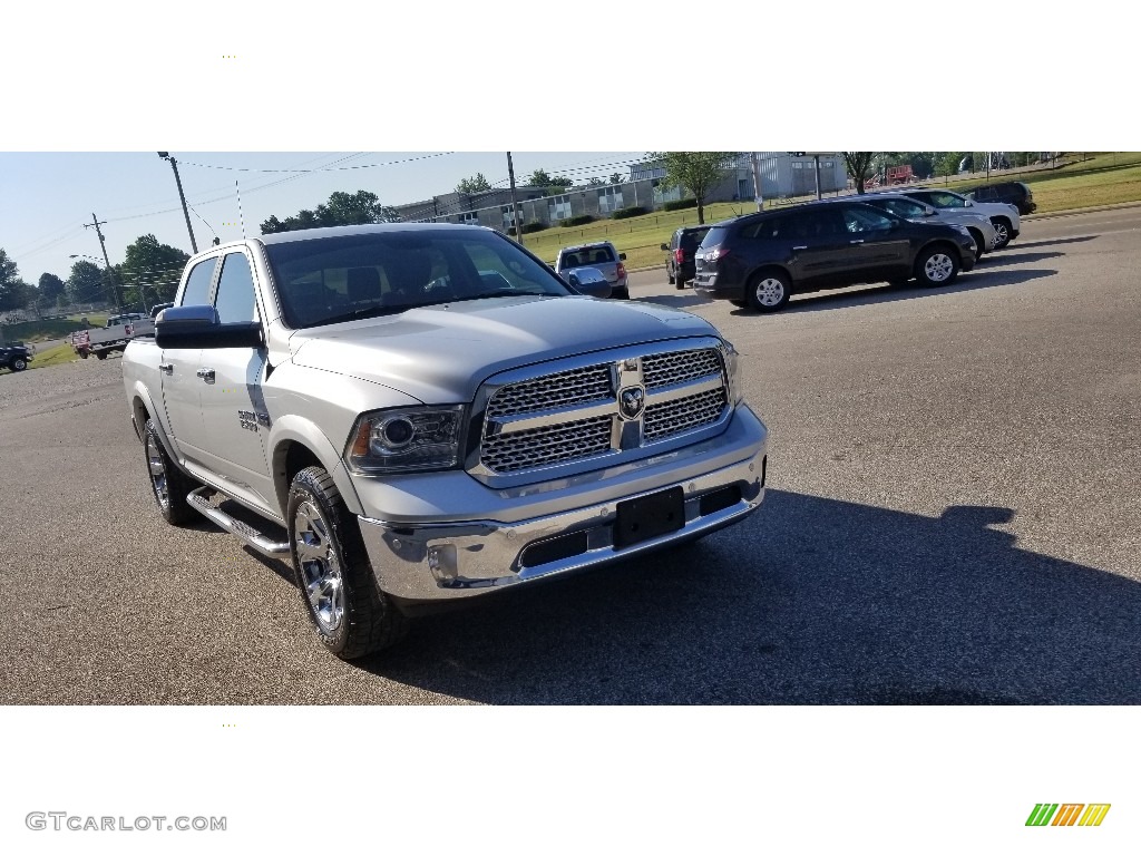 2018 1500 Laramie Crew Cab 4x4 - Bright Silver Metallic / Black photo #9