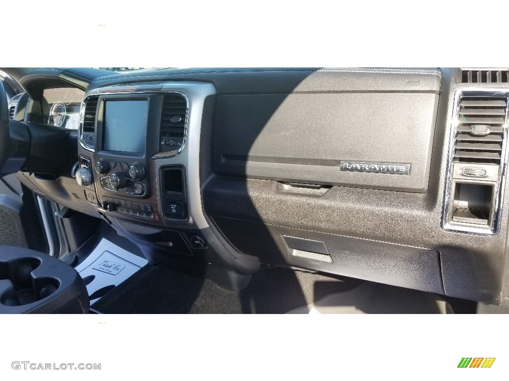 2018 1500 Laramie Crew Cab 4x4 - Bright Silver Metallic / Black photo #30