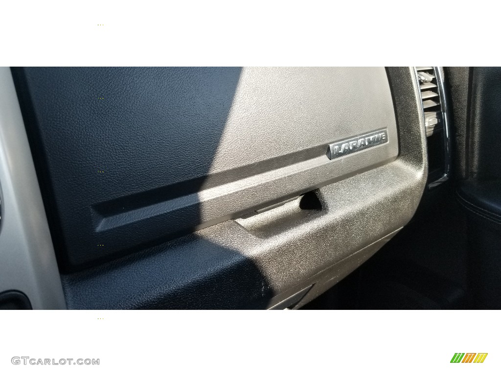 2018 1500 Laramie Crew Cab 4x4 - Bright Silver Metallic / Black photo #36