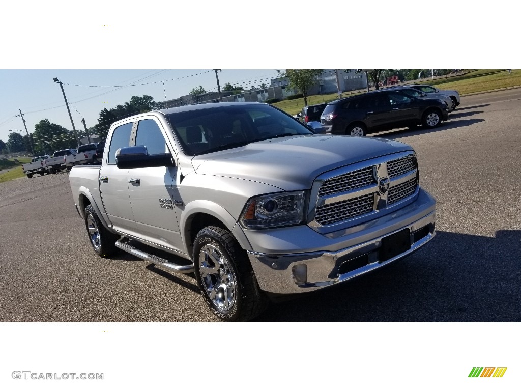 2018 1500 Laramie Crew Cab 4x4 - Bright Silver Metallic / Black photo #40